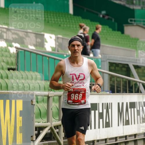 13.09.2026 - 21. swb-Marathon Bremen Michael Burmester http://msf.ph/oto/10430841 13.09.2026 12:25:26 Laufen im Stadion 149, 447, 814, 968, 1187, 1313, 1544, 1840, 2044, 2143, 236, 642, 1957 meine-sportfotos.de