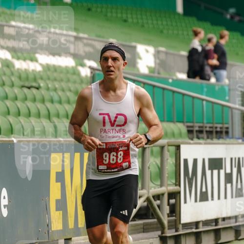 13.09.2026 - 21. swb-Marathon Bremen Michael Burmester http://msf.ph/oto/10430853 13.09.2026 12:25:27 Laufen im Stadion 149, 447, 814, 968, 1187, 1313, 1544, 1840, 2044, 2143, 236, 642, 1957 meine-sportfotos.de