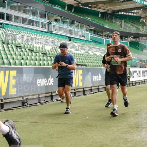 13.09.2026 - 21. swb-Marathon Bremen Michael Burmester http://msf.ph/oto/10430855 13.09.2026 13:03:58 Laufen im Stadion 209, 210, 488, 534, 565, 596, 725, 762, 881, 940, 1014, 1343, 1373, 1456, 1458, 1460, 1479, 1611, 1649, 1653, 1687, 1771, 2223, 2276, 2364, 2369, 2421, 2430, 2434, 2452, 2513, 2625, 2779, 2851, 2872, 2891, 2900, 2910, 2934, 2957, 2977, 3028, 3114, 3135, 3217, 3258, 3360, 3402, 3419, 3425, 3454, 3460, 3496, 3510, 3521, 3576, 3579, 3585, 3597, 3618, 3796, 3846, 3859, 3893, 3909, 3938, 3970, 3983, 4077, 4133, 4558, 242 meine-sportfotos.de