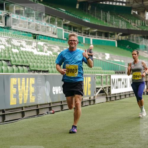 13.09.2026 - 21. swb-Marathon Bremen Michael Burmester http://msf.ph/oto/10430862 13.09.2026 10:22:04 Laufen im Stadion 10244, 10302, 10441, 10926, 10961, 11083, 11142, 11338, 11454, 11619, 11738, 11854, 11916, 11944, 11964, 12003, 12289, 12370, 12456, 12513, 12520, 12538, 13507, 13513, 13514, 13519, 13535, 13539, 13548, 13551, 13553, 13559, 13568, 13575, 13584, 13587, 13606, 13608, 13616, 13636, 13641, 10366, 10475, 11481, 11652, 12457, 12458, 13504, 13530, 13533, 13534, 13536, 13541, 13543, 13554, 13561, 13564 meine-sportfotos.de