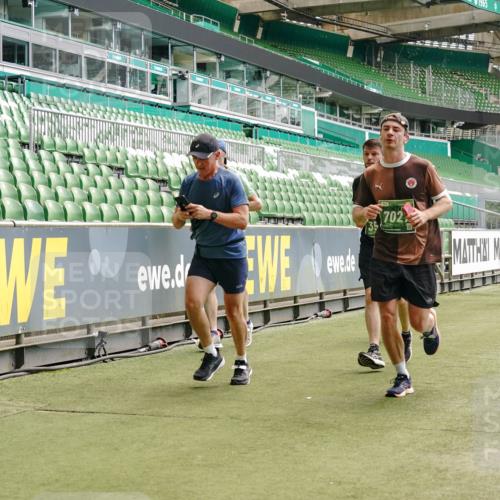 13.09.2026 - 21. swb-Marathon Bremen Michael Burmester http://msf.ph/oto/10430867 13.09.2026 13:03:58 Laufen im Stadion 209, 210, 488, 534, 565, 596, 725, 762, 881, 940, 1014, 1343, 1373, 1456, 1458, 1460, 1479, 1611, 1649, 1653, 1687, 1771, 2223, 2276, 2364, 2369, 2421, 2430, 2434, 2452, 2513, 2625, 2779, 2851, 2872, 2891, 2900, 2910, 2934, 2957, 2977, 3028, 3114, 3135, 3217, 3258, 3360, 3402, 3419, 3425, 3454, 3460, 3496, 3510, 3521, 3576, 3579, 3585, 3597, 3618, 3796, 3846, 3859, 3893, 3909, 3938, 3970, 3983, 4077, 4133, 4558, 242 meine-sportfotos.de