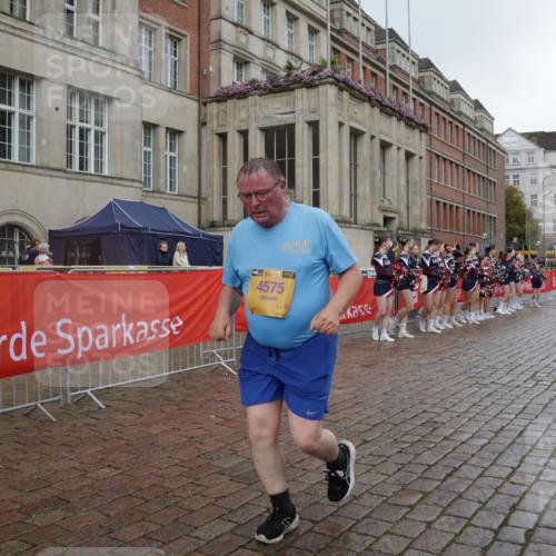 13.09.2026 - Kiel Lauf Yannick Fuchs http://msf.ph/oto/10430881 13.09.2026 11:14:23 Ziel 1338, 3278, 5478, 397, 489, 4575, 9272, 9873, 270, 283, 1339, 2520, 3706, 6378, 6783, 6806, 6905, 7787, 7998, 10278, 4575, 8831, 9552, 9553, 10660 meine-sportfotos.de