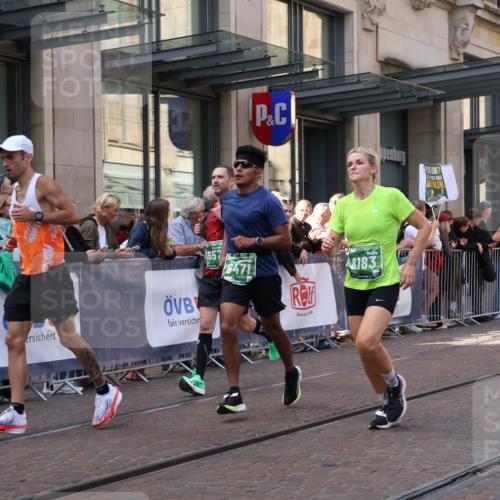 13.09.2026 - 21. swb-Marathon Bremen Strokosch-Dieckow http://msf.ph/oto/10430882 13.09.2026 13:10:47 Ziel 335, 697, 1349, 2021, 2087, 2759, 3440, 3448, 3484, 3647, 4023, 4429, 4475, 4571, 5079, 6471, 6657, 7136, 8183, 8474, 9410, 9618, 9622, 9762, 384, 640, 1181, 1385, 1498, 1554, 2347, 2605, 4023, 4727, 5066, 5152, 5155, 5168, 5314, 5387, 5620, 5648, 6267, 7115, 7136, 7881, 9659, 13248 meine-sportfotos.de