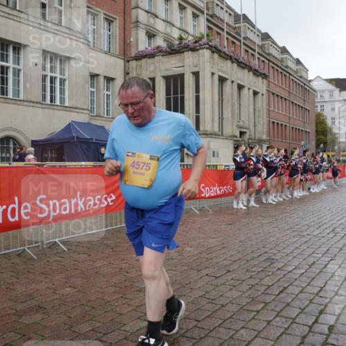 13.09.2026 - Kiel Lauf Yannick Fuchs http://msf.ph/oto/10430886 13.09.2026 11:14:23 Ziel 1338, 3278, 5478, 397, 489, 4575, 9272, 9873, 270, 283, 1339, 2520, 3706, 6378, 6783, 6806, 6905, 7787, 7998, 10278, 4575, 8831, 9552, 9553, 10660 meine-sportfotos.de