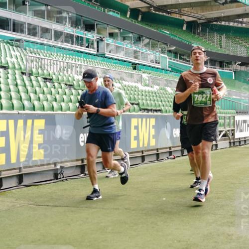 13.09.2026 - 21. swb-Marathon Bremen Michael Burmester http://msf.ph/oto/10430892 13.09.2026 13:03:58 Laufen im Stadion 209, 210, 488, 534, 565, 596, 725, 762, 881, 940, 1014, 1343, 1373, 1456, 1458, 1460, 1479, 1611, 1649, 1653, 1687, 1771, 2223, 2276, 2364, 2369, 2421, 2430, 2434, 2452, 2513, 2625, 2779, 2851, 2872, 2891, 2900, 2910, 2934, 2957, 2977, 3028, 3114, 3135, 3217, 3258, 3360, 3402, 3419, 3425, 3454, 3460, 3496, 3510, 3521, 3576, 3579, 3585, 3597, 3618, 3796, 3846, 3859, 3893, 3909, 3938, 3970, 3983, 4077, 4133, 4558, 242 meine-sportfotos.de