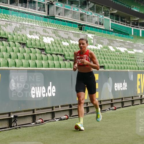 13.09.2026 - 21. swb-Marathon Bremen Michael Burmester http://msf.ph/oto/10430904 13.09.2026 12:25:33 Laufen im Stadion 149, 447, 814, 875, 968, 1187, 1313, 1544, 1840, 2044, 2143, 236, 642, 1957 meine-sportfotos.de