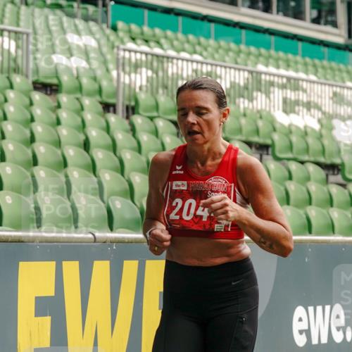 13.09.2026 - 21. swb-Marathon Bremen Michael Burmester http://msf.ph/oto/10430916 13.09.2026 12:25:34 Laufen im Stadion 149, 447, 814, 875, 968, 1187, 1313, 1544, 1840, 2044, 2143, 129, 236, 642, 1957 meine-sportfotos.de