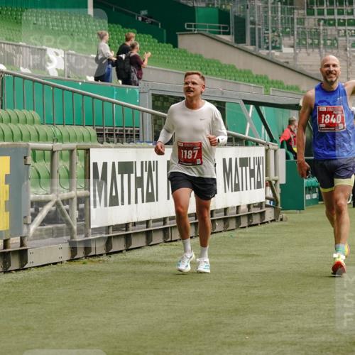 13.09.2026 - 21. swb-Marathon Bremen Michael Burmester http://msf.ph/oto/10430923 13.09.2026 12:25:49 Laufen im Stadion 206, 322, 447, 814, 841, 875, 968, 1187, 1313, 1544, 1840, 2044, 2143, 129, 236, 642 meine-sportfotos.de
