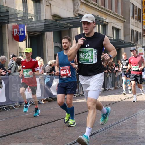 13.09.2026 - 21. swb-Marathon Bremen Strokosch-Dieckow http://msf.ph/oto/10430924 13.09.2026 13:10:49 Ziel 335, 697, 1349, 2021, 2087, 2759, 3440, 3448, 3484, 3647, 4429, 4475, 4571, 5079, 6471, 6657, 8183, 8474, 9410, 9618, 9622, 9762, 384, 1181, 1385, 1498, 1554, 2347, 2605, 4023, 4727, 5066, 5152, 5155, 5168, 5314, 5387, 5620, 5648, 6267, 7115, 7136, 7881, 9659, 13248 meine-sportfotos.de