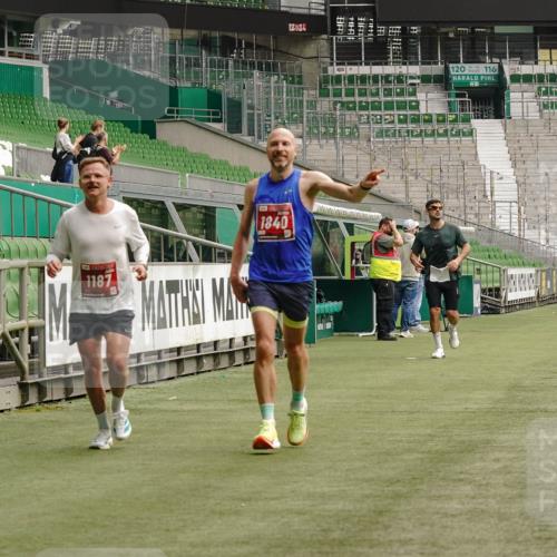 13.09.2026 - 21. swb-Marathon Bremen Michael Burmester http://msf.ph/oto/10430944 13.09.2026 12:25:50 Laufen im Stadion 206, 322, 447, 814, 841, 875, 968, 1187, 1313, 1544, 1840, 2044, 2143, 129, 236, 642 meine-sportfotos.de