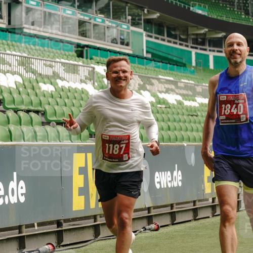 13.09.2026 - 21. swb-Marathon Bremen Michael Burmester http://msf.ph/oto/10430993 13.09.2026 12:25:52 Laufen im Stadion 206, 322, 447, 814, 841, 875, 968, 1187, 1313, 1544, 1840, 2044, 2143, 129, 236, 642 meine-sportfotos.de
