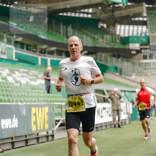 13.09.2026 - 21. swb-Marathon Bremen Michael Burmester http://msf.ph/oto/10430998 13.09.2026 10:22:10 Laufen im Stadion 10244, 10302, 10441, 10926, 10961, 11083, 11142, 11227, 11338, 11454, 11619, 11738, 11854, 11916, 11944, 12003, 12289, 12370, 12395, 12456, 12513, 12520, 12538, 13507, 13513, 13514, 13519, 13535, 13539, 13548, 13551, 13553, 13559, 13568, 13575, 13584, 13587, 13606, 13608, 13616, 13636, 13641, 10366, 10475, 11481, 11652, 12457, 12458, 13504, 13530, 13533, 13534, 13536, 13541, 13543, 13554, 13564 meine-sportfotos.de