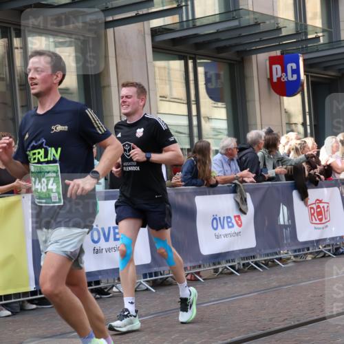 13.09.2026 - 21. swb-Marathon Bremen Strokosch-Dieckow http://msf.ph/oto/10430999 13.09.2026 13:10:52 Ziel 335, 697, 1349, 2021, 2087, 2759, 3440, 3448, 3484, 3647, 4429, 4571, 5079, 6274, 6471, 6657, 8183, 8474, 9291, 9410, 9618, 9622, 9762, 384, 1181, 1385, 1498, 1554, 2347, 2605, 2759, 4023, 4475, 4571, 4727, 5066, 5152, 5155, 5168, 5314, 5387, 5620, 5648, 6267, 7115, 7136, 9659, 13248 meine-sportfotos.de
