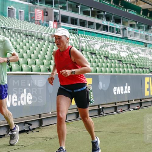 13.09.2026 - 21. swb-Marathon Bremen Michael Burmester http://msf.ph/oto/10431002 13.09.2026 13:04:01 Laufen im Stadion 209, 210, 488, 534, 565, 596, 725, 762, 881, 940, 1014, 1343, 1373, 1456, 1458, 1460, 1479, 1611, 1649, 1653, 1687, 1771, 2223, 2276, 2364, 2369, 2421, 2430, 2434, 2452, 2513, 2625, 2779, 2851, 2867, 2872, 2891, 2900, 2910, 2919, 2934, 2957, 2977, 3028, 3114, 3135, 3217, 3258, 3360, 3402, 3419, 3425, 3454, 3460, 3496, 3510, 3521, 3576, 3579, 3585, 3597, 3618, 3796, 3846, 3859, 3909, 3938, 3970, 3983, 4077, 4133, 242 meine-sportfotos.de