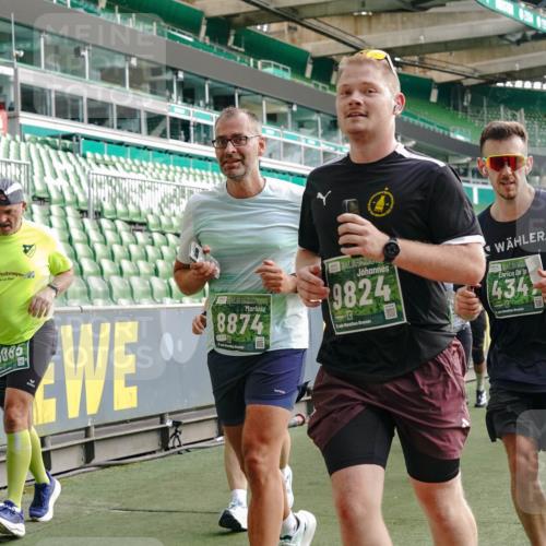 13.09.2026 - 21. swb-Marathon Bremen Michael Burmester http://msf.ph/oto/10431013 13.09.2026 13:28:32 Laufen im Stadion 111, 220, 357, 422, 476, 478, 597, 685, 726, 729, 754, 829, 888, 925, 986, 1079, 1220, 1298, 1325, 1384, 1412, 1496, 1608, 1615, 1741, 1769, 1777, 1958, 1961, 1984, 2236, 2326, 2365, 2472, 2502, 2507, 2574, 2593, 2725, 2743, 2862, 2868, 2875, 2876, 2923, 2924, 2991, 3020, 3045, 3061, 3073, 3154, 3184, 3219, 3238, 3274, 3321, 3361, 3589, 3592, 3594, 3595, 3678, 3694, 3755, 3798, 3826, 3853, 3885, 3907, 3953, 3965, 3971, 3978, 3987, 4011, 4108, 4238, 4457, 4660 meine-sportfotos.de