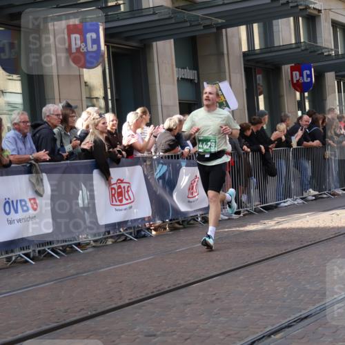 13.09.2026 - 21. swb-Marathon Bremen Strokosch-Dieckow http://msf.ph/oto/10431017 13.09.2026 13:10:54 Ziel 335, 697, 1349, 2021, 2087, 3440, 3448, 3484, 3647, 3899, 4429, 5079, 6274, 6471, 6657, 8183, 8474, 9291, 9410, 9618, 9622, 9762, 384, 1181, 1385, 1498, 1554, 2021, 2347, 2759, 4023, 4475, 4571, 4727, 5066, 5152, 5155, 5168, 5314, 5387, 5620, 5648, 7115, 7136, 9622, 9659, 13248 meine-sportfotos.de