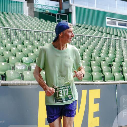 13.09.2026 - 21. swb-Marathon Bremen Michael Burmester http://msf.ph/oto/10431024 13.09.2026 13:04:03 Laufen im Stadion 178, 209, 210, 488, 534, 565, 596, 725, 762, 881, 940, 1014, 1343, 1373, 1456, 1458, 1460, 1479, 1611, 1649, 1653, 1687, 1771, 2223, 2276, 2364, 2369, 2421, 2430, 2434, 2452, 2513, 2625, 2779, 2851, 2867, 2872, 2891, 2900, 2910, 2919, 2934, 2957, 2977, 3028, 3114, 3135, 3217, 3258, 3360, 3402, 3419, 3425, 3454, 3460, 3496, 3510, 3521, 3576, 3579, 3585, 3597, 3618, 3796, 3846, 3859, 3909, 3938, 3970, 3983, 4077, 4133, 242 meine-sportfotos.de