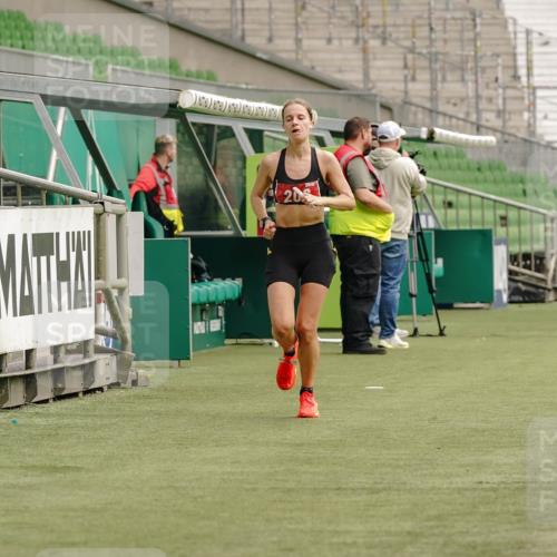 13.09.2026 - 21. swb-Marathon Bremen Michael Burmester http://msf.ph/oto/10431043 13.09.2026 12:26:07 Laufen im Stadion 206, 322, 447, 814, 841, 875, 968, 1187, 1313, 1544, 1840, 2044, 2143, 129, 236, 1567 meine-sportfotos.de
