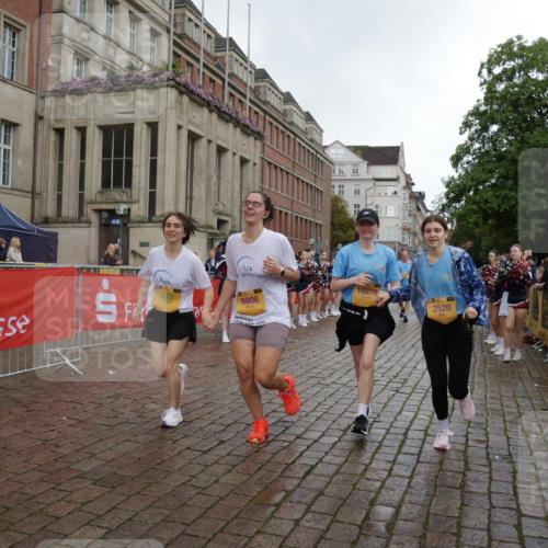 13.09.2026 - Kiel Lauf Yannick Fuchs http://msf.ph/oto/10431047 13.09.2026 11:15:05 Ziel 2092, 10116, 10124, 270, 2520, 3706, 3707, 3708, 5601, 6378, 6783, 6806, 6905, 7787, 9273, 10278, 11482, 155, 2401, 270, 283, 1338, 1339, 2520, 6806, 7998, 10278 meine-sportfotos.de