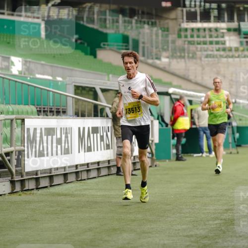13.09.2026 - 21. swb-Marathon Bremen Michael Burmester http://msf.ph/oto/10431061 13.09.2026 10:22:16 Laufen im Stadion 10244, 10302, 10441, 10575, 10926, 10961, 11083, 11127, 11142, 11227, 11338, 11454, 11619, 11738, 11854, 11916, 11944, 12003, 12209, 12370, 12395, 12456, 12513, 12520, 12538, 13507, 13513, 13519, 13535, 13539, 13548, 13551, 13553, 13559, 13568, 13575, 13584, 13587, 13606, 13608, 13616, 13636, 13641, 10366, 10475, 11481, 11652, 12457, 12458, 13504, 13530, 13533, 13534, 13536, 13541, 13543, 13554, 13564 meine-sportfotos.de