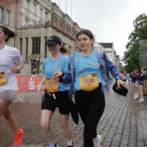 13.09.2026 - Kiel Lauf Yannick Fuchs http://msf.ph/oto/10431066 13.09.2026 11:15:06 Ziel 2092, 10116, 10124, 270, 2520, 3706, 3707, 3708, 5601, 6378, 6783, 6806, 6905, 7787, 9273, 10278, 11482, 155, 2401, 5327, 11871, 270, 283, 1338, 1339, 2520, 6806, 7998, 10278 meine-sportfotos.de