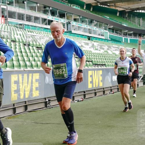 13.09.2026 - 21. swb-Marathon Bremen Michael Burmester http://msf.ph/oto/10431110 13.09.2026 13:28:38 Laufen im Stadion 111, 220, 357, 422, 476, 478, 597, 685, 726, 729, 754, 829, 888, 925, 986, 1079, 1220, 1298, 1325, 1384, 1412, 1496, 1608, 1615, 1741, 1769, 1777, 1958, 1961, 1984, 2236, 2326, 2365, 2436, 2472, 2502, 2574, 2593, 2725, 2743, 2862, 2868, 2876, 2923, 2924, 2991, 3020, 3045, 3061, 3073, 3129, 3154, 3184, 3219, 3238, 3274, 3321, 3361, 3589, 3592, 3594, 3595, 3605, 3678, 3694, 3755, 3758, 3798, 3826, 3853, 3885, 3907, 3953, 3965, 3971, 3978, 3987, 4011, 4108, 4238, 4457, 4660 meine-sportfotos.de