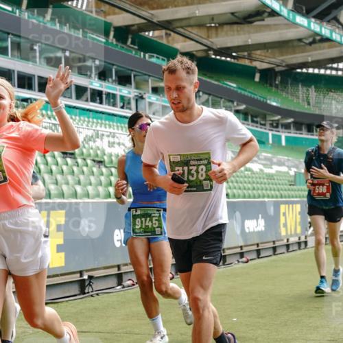 13.09.2026 - 21. swb-Marathon Bremen Michael Burmester http://msf.ph/oto/10431153 13.09.2026 13:04:07 Laufen im Stadion 178, 209, 210, 488, 534, 565, 596, 725, 762, 881, 940, 1014, 1239, 1343, 1373, 1456, 1458, 1460, 1479, 1611, 1649, 1653, 1656, 1687, 1771, 2223, 2276, 2369, 2421, 2430, 2434, 2452, 2513, 2625, 2723, 2779, 2851, 2867, 2872, 2891, 2900, 2910, 2919, 2934, 2957, 2977, 3028, 3114, 3135, 3217, 3320, 3360, 3402, 3419, 3425, 3454, 3460, 3496, 3510, 3521, 3576, 3579, 3585, 3597, 3618, 3796, 3846, 3859, 3909, 3938, 3970, 3983, 4077, 4133, 242 meine-sportfotos.de