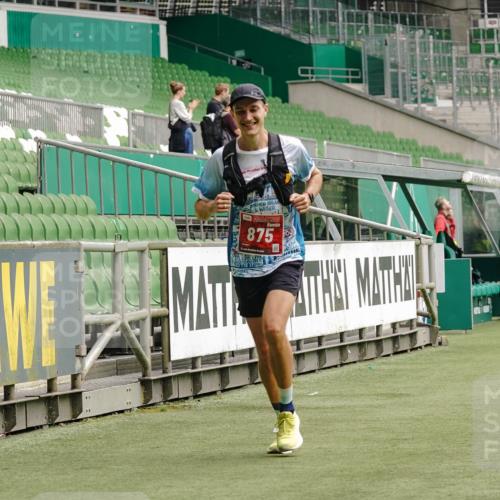 13.09.2026 - 21. swb-Marathon Bremen Michael Burmester http://msf.ph/oto/10431171 13.09.2026 12:26:38 Laufen im Stadion 103, 206, 238, 322, 447, 841, 875, 968, 1187, 1840, 2032, 2044, 2143, 129, 236, 289, 798, 1483, 1490, 1567 meine-sportfotos.de
