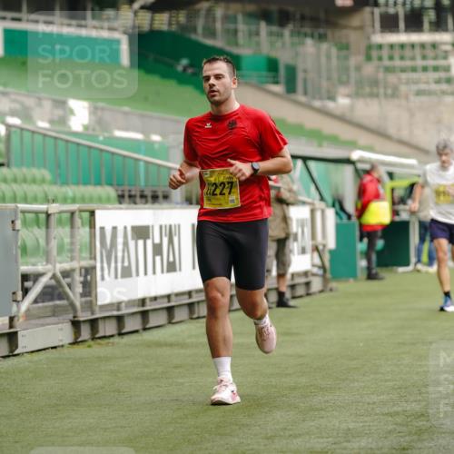 13.09.2026 - 21. swb-Marathon Bremen Michael Burmester http://msf.ph/oto/10431177 13.09.2026 10:22:28 Laufen im Stadion 10244, 10302, 10441, 10575, 10926, 11083, 11127, 11142, 11198, 11227, 11338, 11454, 11619, 11721, 11738, 11854, 11916, 11944, 12003, 12209, 12370, 12395, 12456, 12513, 12520, 12538, 13507, 13513, 13519, 13535, 13539, 13548, 13551, 13553, 13556, 13559, 13568, 13575, 13584, 13587, 13606, 13608, 13616, 13636, 13641, 13642, 10366, 10475, 11481, 11652, 12457, 13530, 13533, 13534, 13536, 13541, 13543, 13554, 13564 meine-sportfotos.de