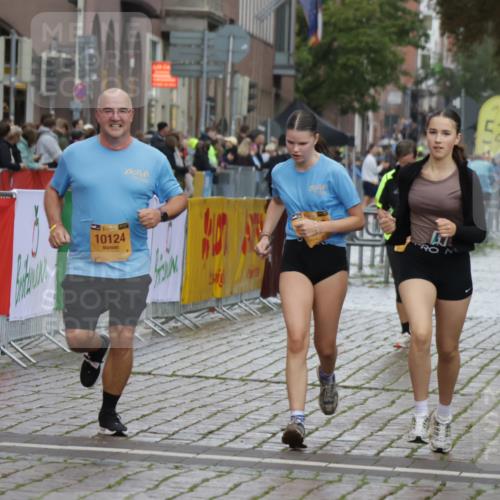 13.09.2026 - Kiel Lauf Yannick Fuchs http://msf.ph/oto/10431215 13.09.2026 11:15:28 Ziel 155, 1246, 2401, 3087, 5327, 11871, 12831, 12832, 12833, 12834, 2092, 10116, 10124, 9175, 5601, 9273 meine-sportfotos.de