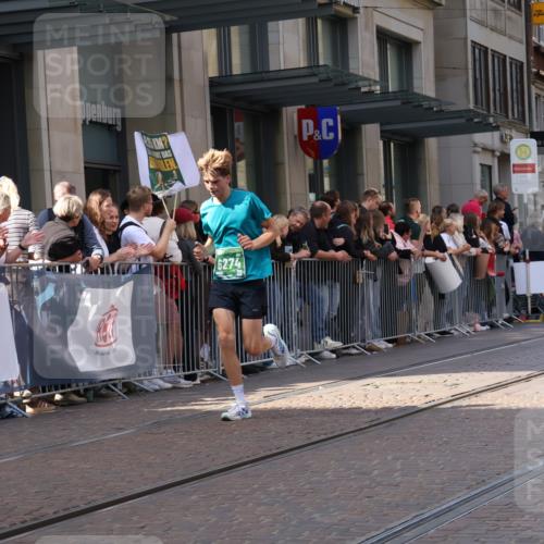 13.09.2026 - 21. swb-Marathon Bremen Strokosch-Dieckow http://msf.ph/oto/10431216 13.09.2026 13:11:02 Ziel 382, 1349, 2087, 3440, 3448, 3484, 3647, 3899, 4429, 6274, 7109, 8474, 9291, 9618, 9762, 335, 384, 697, 1385, 1498, 2021, 2347, 2759, 3647, 4023, 4475, 4571, 5079, 5155, 5168, 5314, 5387, 6471, 6657, 7115, 7136, 8183, 9410, 9622, 9659, 13248 meine-sportfotos.de