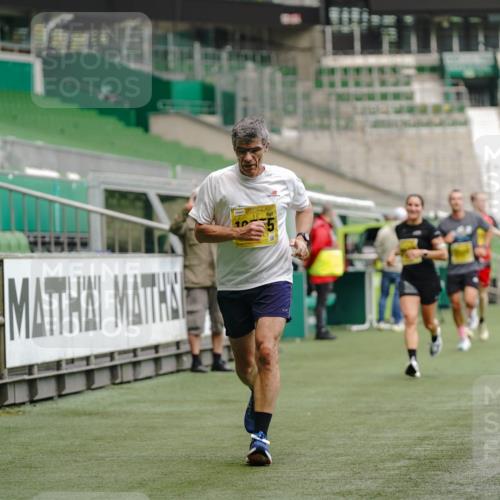 13.09.2026 - 21. swb-Marathon Bremen Michael Burmester http://msf.ph/oto/10431239 13.09.2026 10:22:32 Laufen im Stadion 10244, 10302, 10441, 10575, 10926, 11083, 11127, 11142, 11198, 11227, 11338, 11454, 11619, 11721, 11738, 11854, 11916, 11944, 12003, 12053, 12209, 12339, 12370, 12395, 12456, 12520, 12538, 13507, 13513, 13519, 13535, 13539, 13548, 13551, 13553, 13556, 13559, 13568, 13575, 13584, 13587, 13606, 13608, 13616, 13636, 13641, 13642, 10366, 10475, 11481, 11652, 12457, 13530, 13533, 13534, 13536, 13541, 13543, 13554, 13564 meine-sportfotos.de