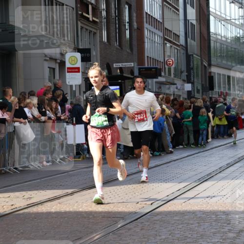 13.09.2026 - 21. swb-Marathon Bremen Strokosch-Dieckow http://msf.ph/oto/10431265 13.09.2026 13:11:06 Ziel 382, 1349, 2087, 3440, 3448, 3899, 6274, 7109, 8474, 8982, 9291, 9618, 9762, 335, 384, 697, 1385, 2021, 2759, 3448, 3484, 3647, 4023, 4429, 4475, 4571, 5079, 5155, 5168, 5314, 5387, 6471, 6657, 7115, 7136, 8183, 9410, 9622, 9659, 13248 meine-sportfotos.de