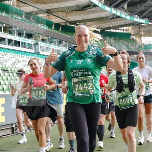 13.09.2026 - 21. swb-Marathon Bremen Michael Burmester http://msf.ph/oto/10431267 13.09.2026 13:28:44 Laufen im Stadion 111, 220, 357, 422, 476, 478, 597, 685, 726, 729, 754, 829, 888, 925, 986, 1079, 1220, 1298, 1325, 1384, 1496, 1608, 1615, 1741, 1769, 1777, 1958, 1961, 1984, 2236, 2326, 2365, 2436, 2472, 2502, 2574, 2593, 2725, 2740, 2743, 2862, 2868, 2876, 2924, 2991, 3020, 3061, 3073, 3129, 3154, 3219, 3238, 3274, 3321, 3361, 3589, 3592, 3594, 3595, 3605, 3678, 3694, 3755, 3758, 3798, 3826, 3853, 3885, 3907, 3953, 3965, 3971, 3978, 3987, 4011, 4108, 4238, 4457, 4660 meine-sportfotos.de