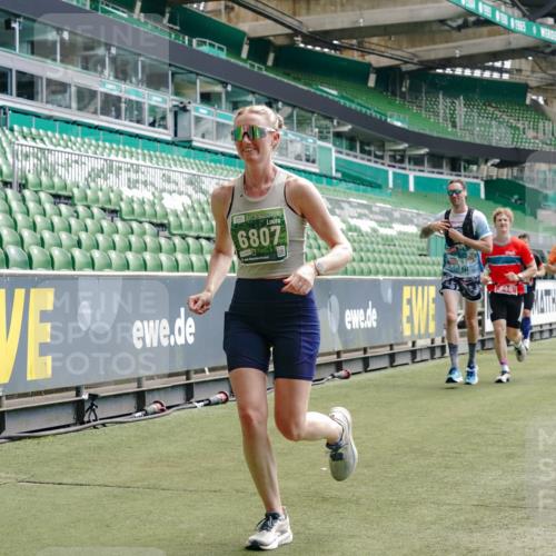 13.09.2026 - 21. swb-Marathon Bremen Michael Burmester http://msf.ph/oto/10431281 13.09.2026 13:04:11 Laufen im Stadion 178, 209, 210, 488, 534, 565, 596, 725, 762, 881, 940, 1014, 1239, 1307, 1343, 1373, 1456, 1458, 1460, 1479, 1611, 1649, 1653, 1656, 1687, 1771, 1780, 1941, 2023, 2223, 2369, 2421, 2430, 2434, 2452, 2513, 2625, 2723, 2779, 2851, 2867, 2872, 2891, 2900, 2910, 2919, 2934, 2957, 2977, 3028, 3114, 3135, 3217, 3320, 3343, 3360, 3402, 3419, 3425, 3454, 3460, 3510, 3521, 3579, 3585, 3597, 3618, 3796, 3846, 3859, 3909, 3938, 3970, 3983, 4077, 4133, 242 meine-sportfotos.de