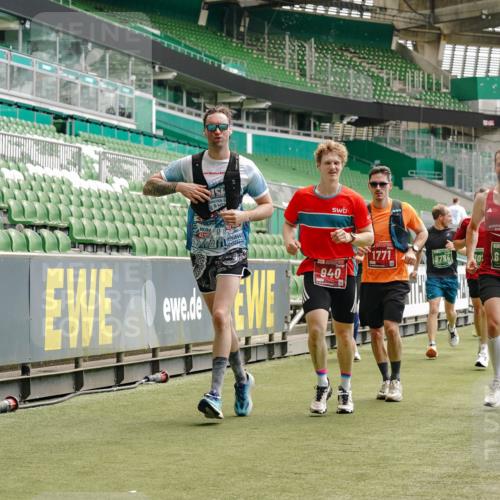 13.09.2026 - 21. swb-Marathon Bremen Michael Burmester http://msf.ph/oto/10431305 13.09.2026 13:04:12 Laufen im Stadion 178, 209, 210, 488, 534, 565, 596, 725, 762, 881, 940, 1014, 1239, 1307, 1343, 1373, 1456, 1458, 1460, 1479, 1611, 1649, 1653, 1656, 1687, 1771, 1780, 1941, 2023, 2223, 2369, 2421, 2430, 2434, 2452, 2513, 2625, 2723, 2851, 2867, 2872, 2891, 2900, 2910, 2919, 2934, 2957, 2977, 3028, 3135, 3217, 3320, 3343, 3360, 3402, 3419, 3425, 3454, 3460, 3510, 3521, 3579, 3585, 3597, 3618, 3796, 3846, 3859, 3909, 3938, 3970, 3983, 4077, 4133, 242 meine-sportfotos.de