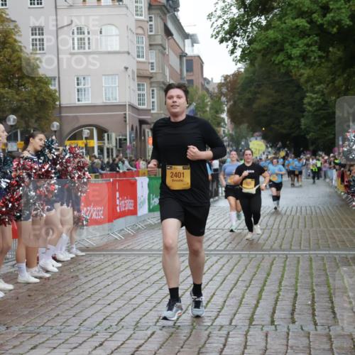 13.09.2026 - Kiel Lauf Yannick Fuchs http://msf.ph/oto/10431308 13.09.2026 11:15:51 Ziel 1605, 2414, 4309, 4571, 9175, 9348, 9708, 155, 1246, 2401, 3087, 5327, 11871, 12831, 12832, 12833, 12834, 2511, 3196, 4216, 9204, 9484, 2092, 2401 meine-sportfotos.de