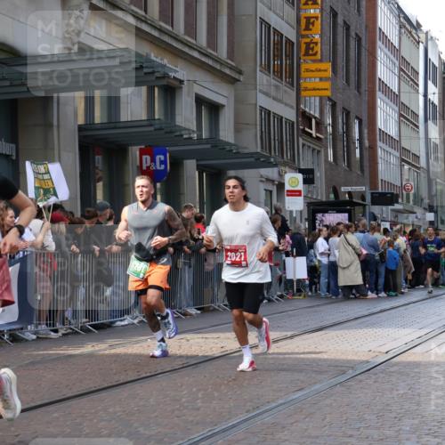 13.09.2026 - 21. swb-Marathon Bremen Strokosch-Dieckow http://msf.ph/oto/10431310 13.09.2026 13:11:08 Ziel 382, 1349, 2087, 3440, 3899, 6274, 7109, 8474, 8982, 9291, 9618, 335, 384, 697, 1385, 2021, 2759, 3440, 3448, 3484, 3647, 4023, 4429, 4475, 4571, 5079, 5155, 5168, 5314, 5387, 6471, 6657, 7115, 7136, 8183, 9410, 9622, 9659, 9762 meine-sportfotos.de