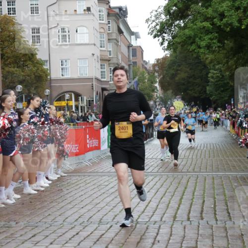 13.09.2026 - Kiel Lauf Yannick Fuchs http://msf.ph/oto/10431312 13.09.2026 11:15:51 Ziel 1605, 2414, 4309, 4571, 9175, 9348, 9708, 155, 1246, 2401, 3087, 5327, 11871, 12831, 12832, 12833, 12834, 2511, 3196, 4216, 9204, 9484, 2092, 2401 meine-sportfotos.de