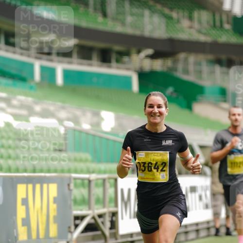 13.09.2026 - 21. swb-Marathon Bremen Michael Burmester http://msf.ph/oto/10431313 13.09.2026 10:22:37 Laufen im Stadion 10244, 10302, 10441, 10575, 10926, 11083, 11127, 11142, 11198, 11227, 11338, 11454, 11619, 11721, 11738, 11854, 11916, 11944, 12003, 12053, 12209, 12339, 12370, 12395, 12456, 12520, 12538, 13507, 13513, 13519, 13535, 13539, 13548, 13551, 13553, 13556, 13559, 13563, 13568, 13575, 13584, 13587, 13606, 13608, 13616, 13636, 13641, 13642, 10366, 10475, 11481, 11652, 12457, 13530, 13533, 13534, 13536, 13541, 13543, 13554, 13564 meine-sportfotos.de