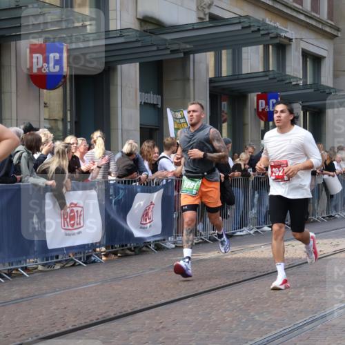 13.09.2026 - 21. swb-Marathon Bremen Strokosch-Dieckow http://msf.ph/oto/10431326 13.09.2026 13:11:09 Ziel 382, 1349, 2087, 3899, 6274, 7109, 8474, 8982, 9291, 9618, 335, 384, 697, 2021, 2759, 3440, 3448, 3484, 3647, 4023, 4429, 4475, 4571, 5079, 5168, 5314, 6471, 6657, 7115, 7136, 8183, 8474, 9410, 9622, 9762 meine-sportfotos.de