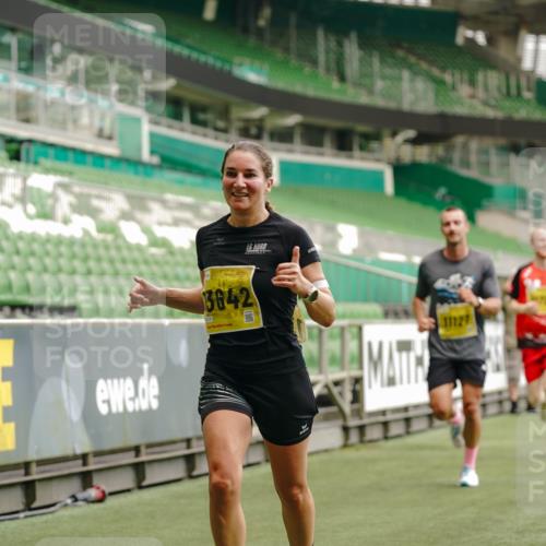 13.09.2026 - 21. swb-Marathon Bremen Michael Burmester http://msf.ph/oto/10431338 13.09.2026 10:22:38 Laufen im Stadion 10244, 10302, 10441, 10575, 10926, 11083, 11127, 11142, 11198, 11227, 11338, 11454, 11619, 11713, 11721, 11738, 11854, 11916, 11944, 12003, 12053, 12209, 12339, 12370, 12395, 12456, 12520, 12538, 13507, 13513, 13519, 13535, 13539, 13548, 13551, 13553, 13556, 13559, 13563, 13568, 13575, 13584, 13587, 13606, 13608, 13616, 13636, 13641, 13642, 10366, 10475, 11481, 11652, 12457, 13530, 13533, 13534, 13536, 13541, 13543, 13554, 13564 meine-sportfotos.de