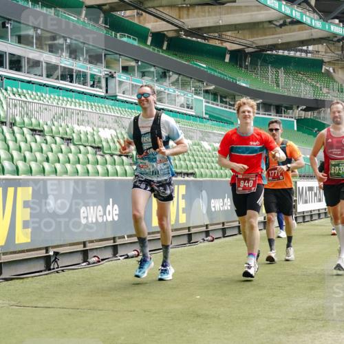13.09.2026 - 21. swb-Marathon Bremen Michael Burmester http://msf.ph/oto/10431344 13.09.2026 13:04:13 Laufen im Stadion 178, 209, 210, 488, 534, 565, 596, 725, 762, 881, 940, 1014, 1239, 1307, 1343, 1373, 1456, 1458, 1460, 1479, 1611, 1649, 1653, 1656, 1687, 1771, 1780, 1941, 2023, 2223, 2369, 2421, 2430, 2434, 2452, 2513, 2625, 2723, 2851, 2867, 2872, 2891, 2900, 2910, 2919, 2934, 2957, 2977, 3028, 3135, 3217, 3320, 3343, 3360, 3402, 3419, 3425, 3454, 3460, 3510, 3521, 3579, 3585, 3597, 3618, 3796, 3846, 3859, 3909, 3938, 3970, 3983, 4077, 4133, 242 meine-sportfotos.de