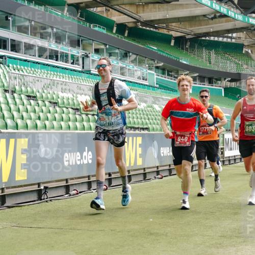 13.09.2026 - 21. swb-Marathon Bremen Michael Burmester http://msf.ph/oto/10431358 13.09.2026 13:04:13 Laufen im Stadion 178, 209, 210, 488, 534, 565, 596, 725, 762, 881, 940, 1014, 1239, 1307, 1343, 1373, 1456, 1458, 1460, 1479, 1611, 1649, 1653, 1656, 1687, 1771, 1780, 1941, 2023, 2223, 2369, 2421, 2430, 2434, 2452, 2513, 2625, 2723, 2851, 2867, 2872, 2891, 2900, 2910, 2919, 2934, 2957, 2977, 3028, 3135, 3217, 3320, 3343, 3360, 3402, 3419, 3425, 3454, 3460, 3510, 3521, 3579, 3585, 3597, 3618, 3796, 3846, 3859, 3909, 3938, 3970, 3983, 4077, 4133, 242 meine-sportfotos.de