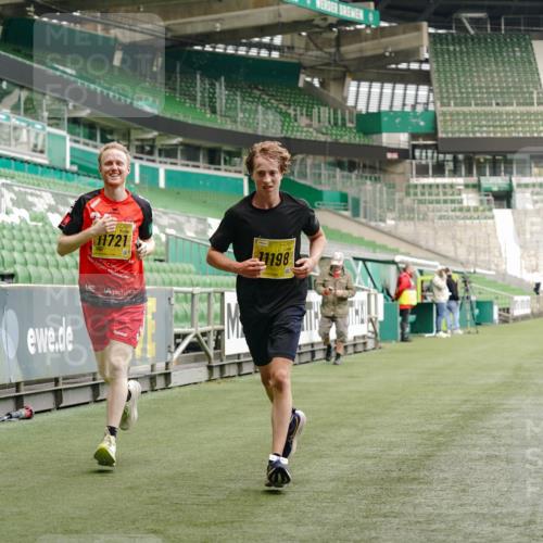 13.09.2026 - 21. swb-Marathon Bremen Michael Burmester http://msf.ph/oto/10431407 13.09.2026 10:22:41 Laufen im Stadion 10244, 10302, 10441, 10575, 10926, 11083, 11127, 11142, 11198, 11227, 11338, 11454, 11619, 11713, 11721, 11738, 11854, 11916, 11944, 12003, 12053, 12209, 12339, 12370, 12395, 12456, 12520, 12538, 13507, 13513, 13519, 13535, 13539, 13548, 13551, 13553, 13556, 13559, 13563, 13568, 13584, 13587, 13606, 13608, 13616, 13636, 13641, 13642, 10366, 10475, 11481, 11652, 12457, 13530, 13533, 13534, 13536, 13541, 13543, 13554, 13564 meine-sportfotos.de