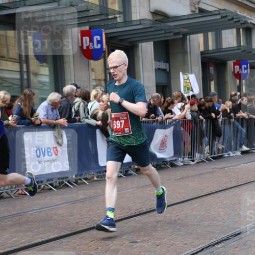 13.09.2026 - 21. swb-Marathon Bremen Strokosch-Dieckow http://msf.ph/oto/10431421 13.09.2026 13:11:16 Ziel 382, 3899, 4651, 5585, 6059, 7109, 8982, 9291, 13055, 335, 697, 1349, 2021, 2087, 2759, 3440, 3448, 3484, 3647, 4429, 4475, 4571, 5079, 6274, 6471, 6657, 8183, 8474, 9410, 9618, 9622, 9762 meine-sportfotos.de