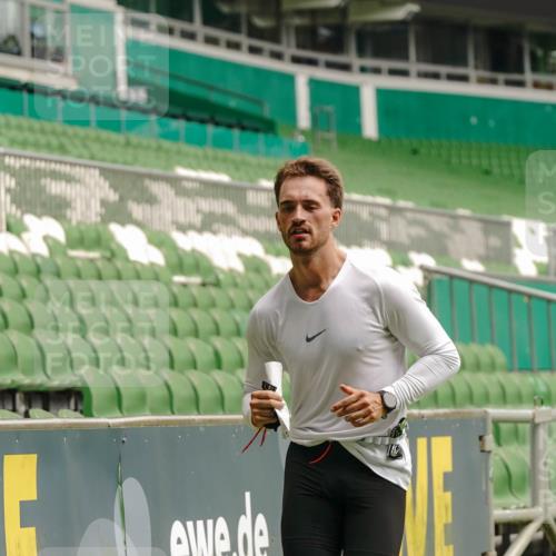 13.09.2026 - 21. swb-Marathon Bremen Michael Burmester http://msf.ph/oto/10431434 13.09.2026 12:27:15 Laufen im Stadion 103, 206, 238, 322, 420, 841, 875, 1161, 1187, 1352, 1724, 1840, 1917, 2032, 2143, 3662, 4264, 129, 149, 289, 798, 1483, 1490, 1567 meine-sportfotos.de
