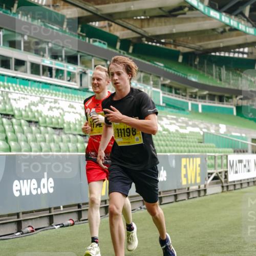 13.09.2026 - 21. swb-Marathon Bremen Michael Burmester http://msf.ph/oto/10431446 13.09.2026 10:22:42 Laufen im Stadion 10244, 10302, 10441, 10575, 10926, 11083, 11127, 11142, 11198, 11227, 11338, 11454, 11619, 11713, 11721, 11738, 11854, 11916, 11944, 12003, 12053, 12209, 12339, 12370, 12395, 12456, 12520, 12538, 13507, 13513, 13519, 13535, 13539, 13548, 13551, 13553, 13556, 13559, 13563, 13568, 13584, 13587, 13606, 13608, 13616, 13636, 13641, 13642, 10366, 10475, 11481, 11652, 12457, 13530, 13533, 13534, 13536, 13541, 13543, 13554, 13564 meine-sportfotos.de