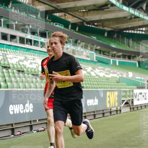 13.09.2026 - 21. swb-Marathon Bremen Michael Burmester http://msf.ph/oto/10431461 13.09.2026 10:22:42 Laufen im Stadion 10244, 10302, 10441, 10575, 10926, 11083, 11127, 11142, 11198, 11227, 11338, 11454, 11619, 11713, 11721, 11738, 11854, 11916, 11944, 12003, 12053, 12209, 12339, 12370, 12395, 12456, 12520, 12538, 13507, 13513, 13519, 13535, 13539, 13548, 13551, 13553, 13556, 13559, 13563, 13568, 13584, 13587, 13606, 13608, 13616, 13636, 13641, 13642, 10366, 10475, 11481, 11652, 12457, 13530, 13533, 13534, 13536, 13541, 13543, 13554, 13564 meine-sportfotos.de