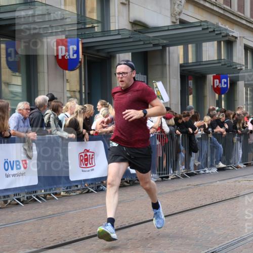 13.09.2026 - 21. swb-Marathon Bremen Strokosch-Dieckow http://msf.ph/oto/10431468 13.09.2026 13:11:19 Ziel 382, 3899, 4651, 5585, 6059, 7109, 8982, 8996, 13055, 335, 697, 1349, 2021, 2087, 3440, 3448, 3484, 3647, 3899, 4429, 5079, 6274, 6471, 6657, 8183, 8474, 9291, 9410, 9618, 9622, 9762 meine-sportfotos.de